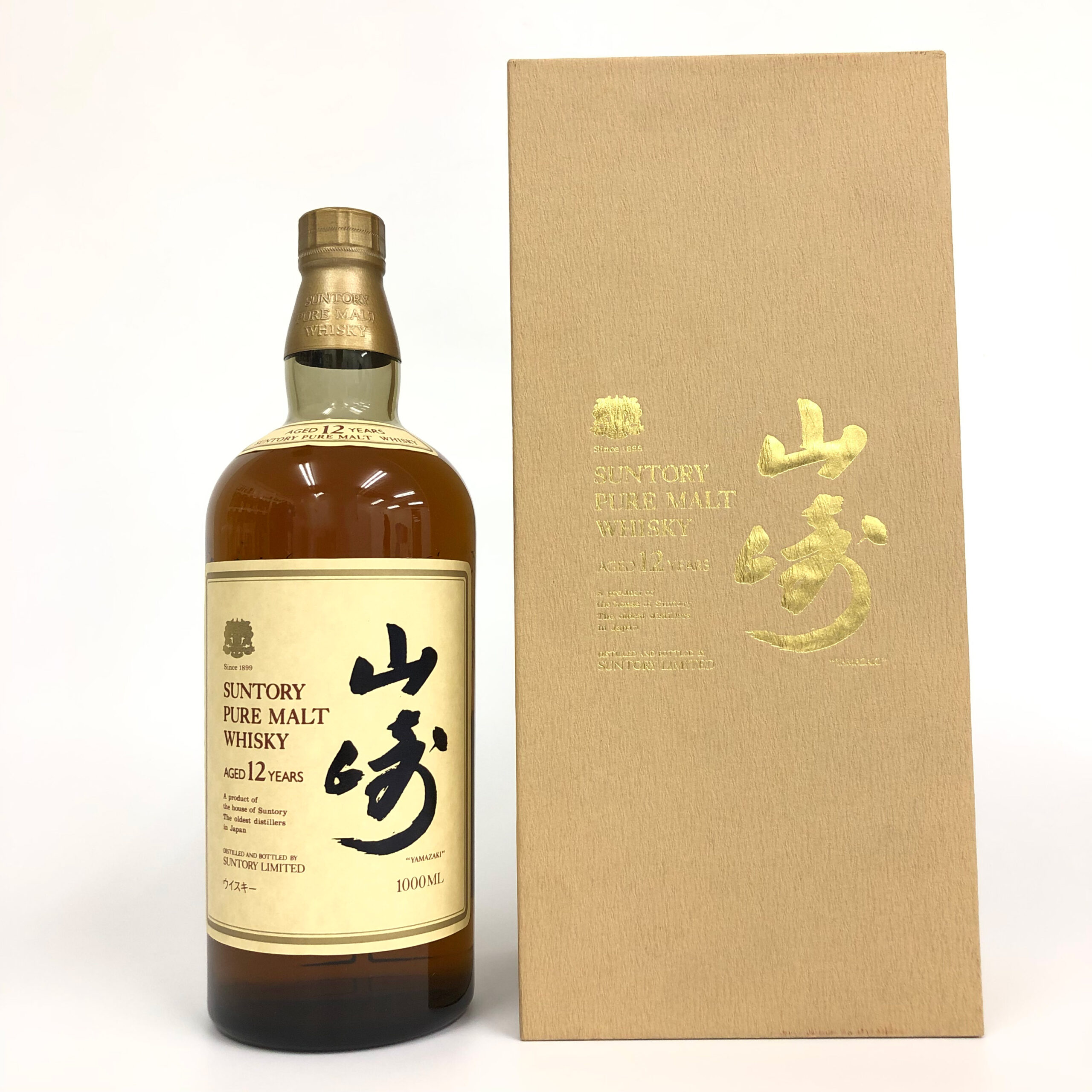 【Suntory Yamazaki series.】「Yamazaki 12year Pure Malt」Single malt whisky made exclusively from the original spirit produced at the Yamazaki distillery in Kyoto Prefecture. Sold as a limited edition and garnered tens of millions of yen in sales